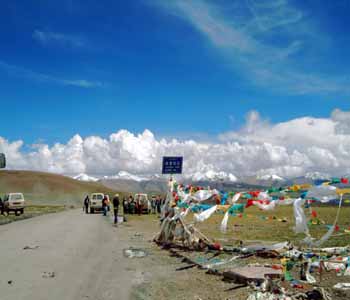 DSCF0020-1 Tibet, Blick vom Gyatsho La Pass zur Himalayakett